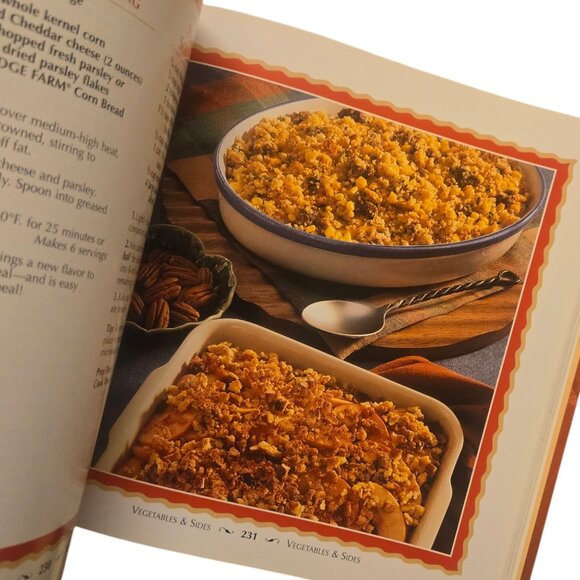 Favorite Brand Name Cookbook Best Loved Holiday Recipe Book Christmas - Picture 9 of 16
